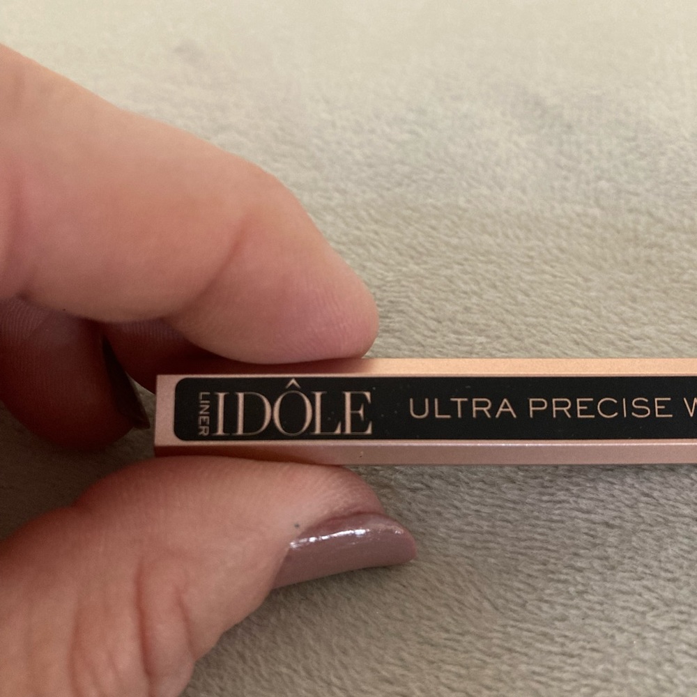 Ultra precise waterproof eye liner